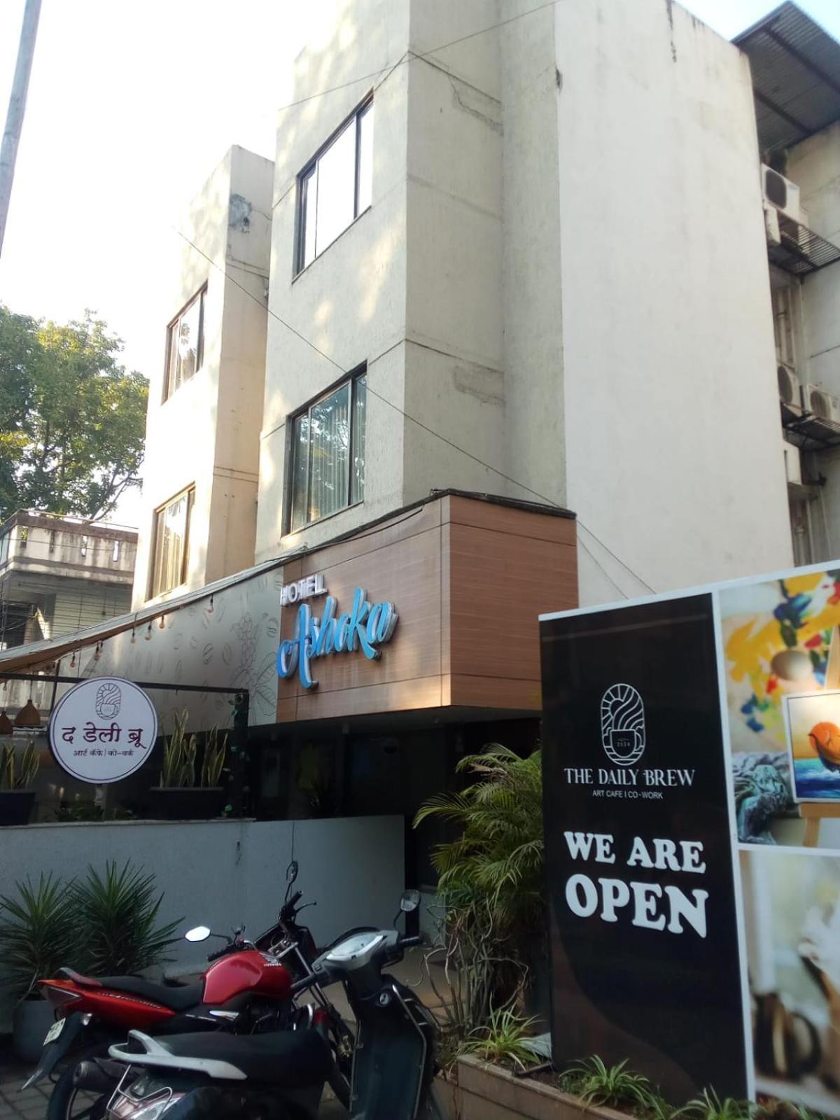 Hotel Ashoka, Pune Yerandwane Kültér fotó