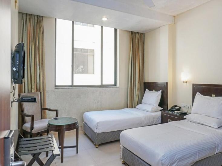 Hotel Ashoka, Pune Yerandwane Kültér fotó